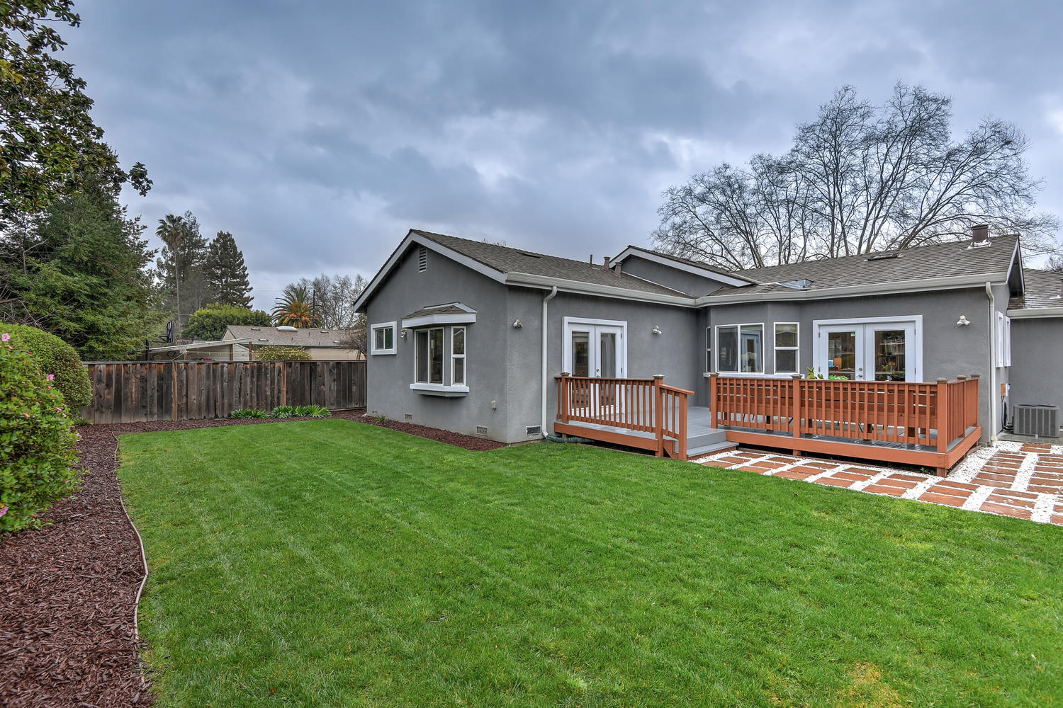 261 N Frances St listing visual